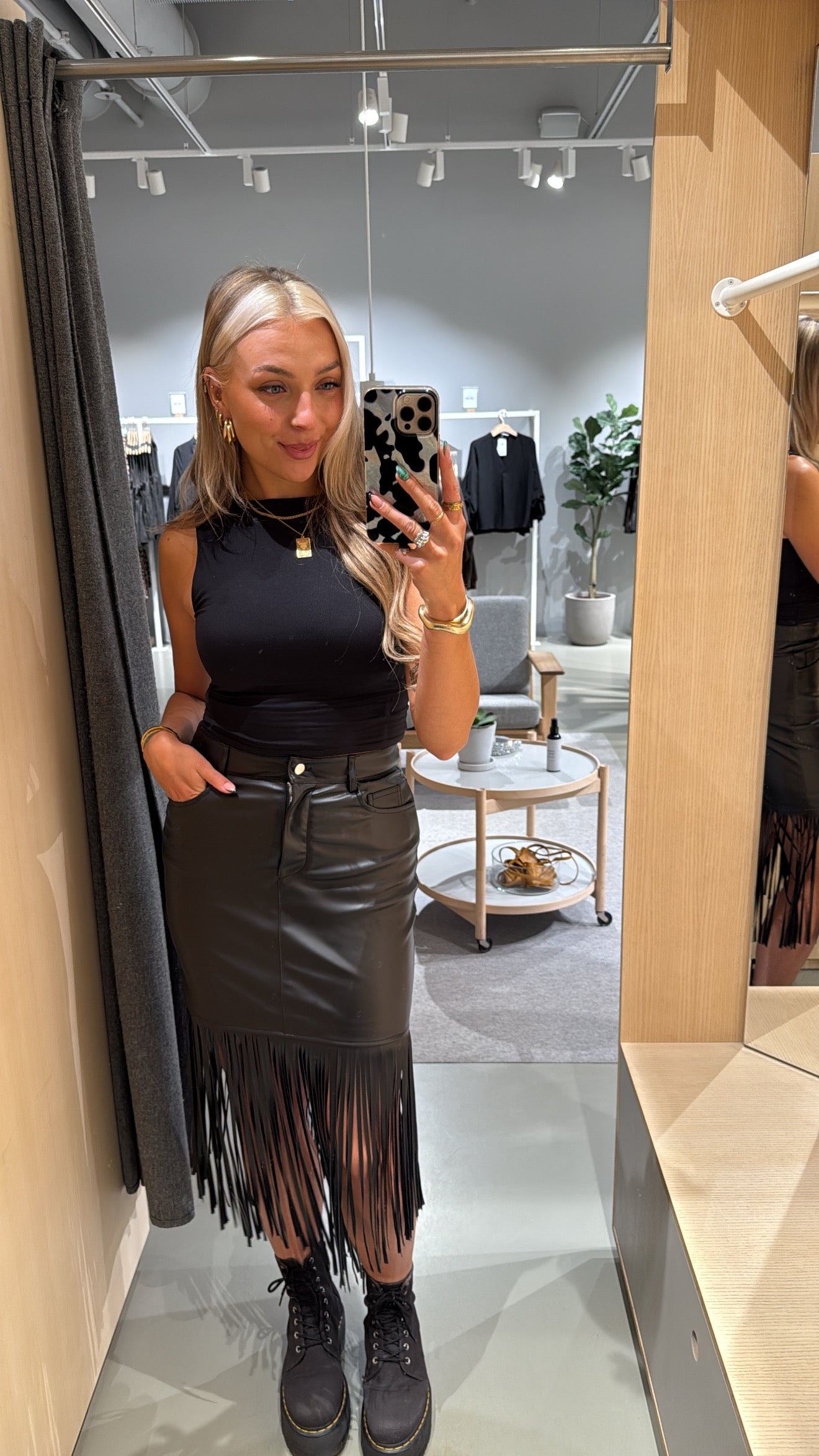 VIPRANA Short Skirt - Black Beauty